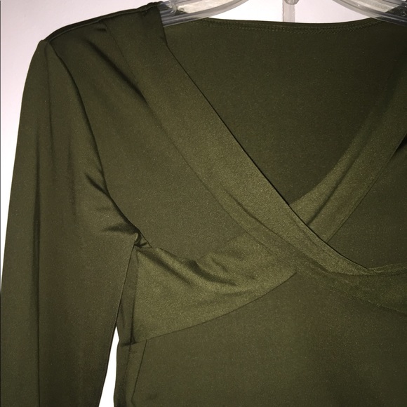 Cross Front Long Sleeve Crop Top - Picture 4 of 6